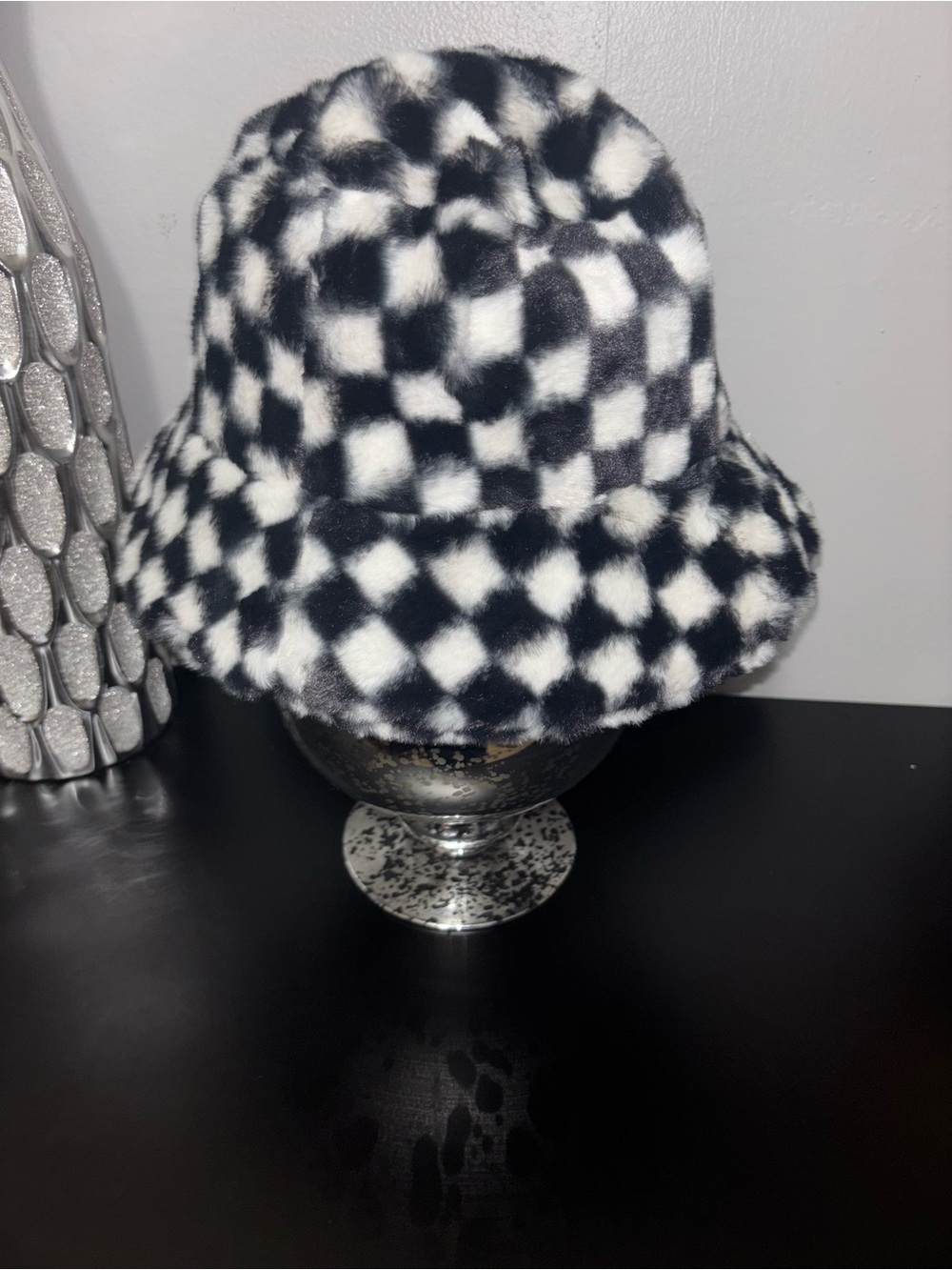 NWT Plush Black & White Checkerboard Faux Fur Bucket Hat 🏁